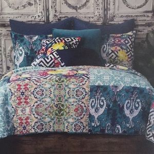 Poetic Wanderlust by Tracy Porter king quilt